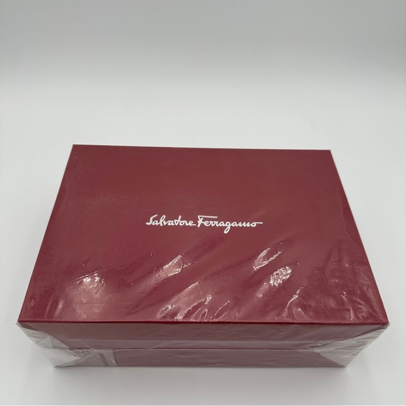 SALVATORE FERRAGAMO - VERA BOW CROSS-BODY BAG - Picture 11 of 16